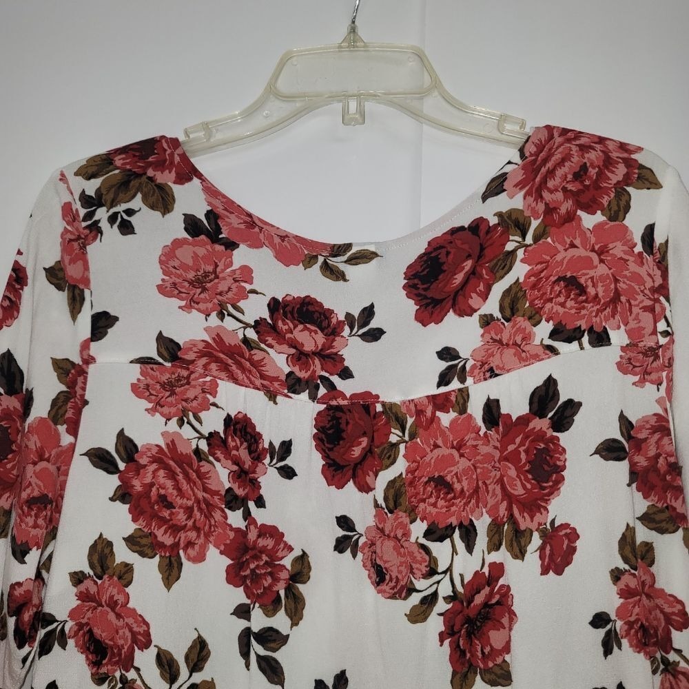 Torrid Womens Size1 Floral Top Boho Summer Beachy Vacation Work Prairie Flowy - Picture 4 of 8